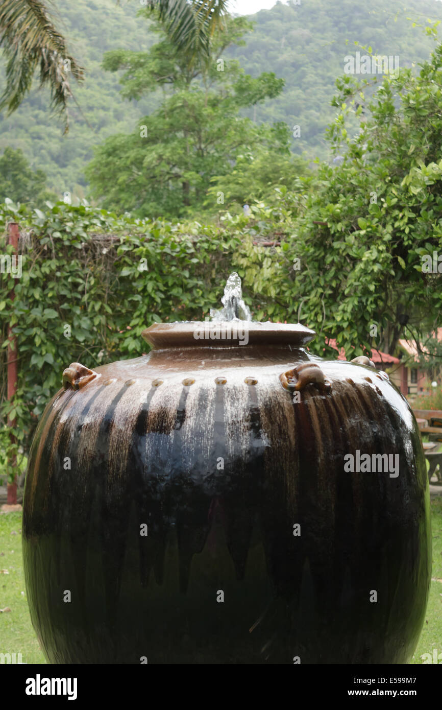 Pot water feature hires stock photography and images Alamy