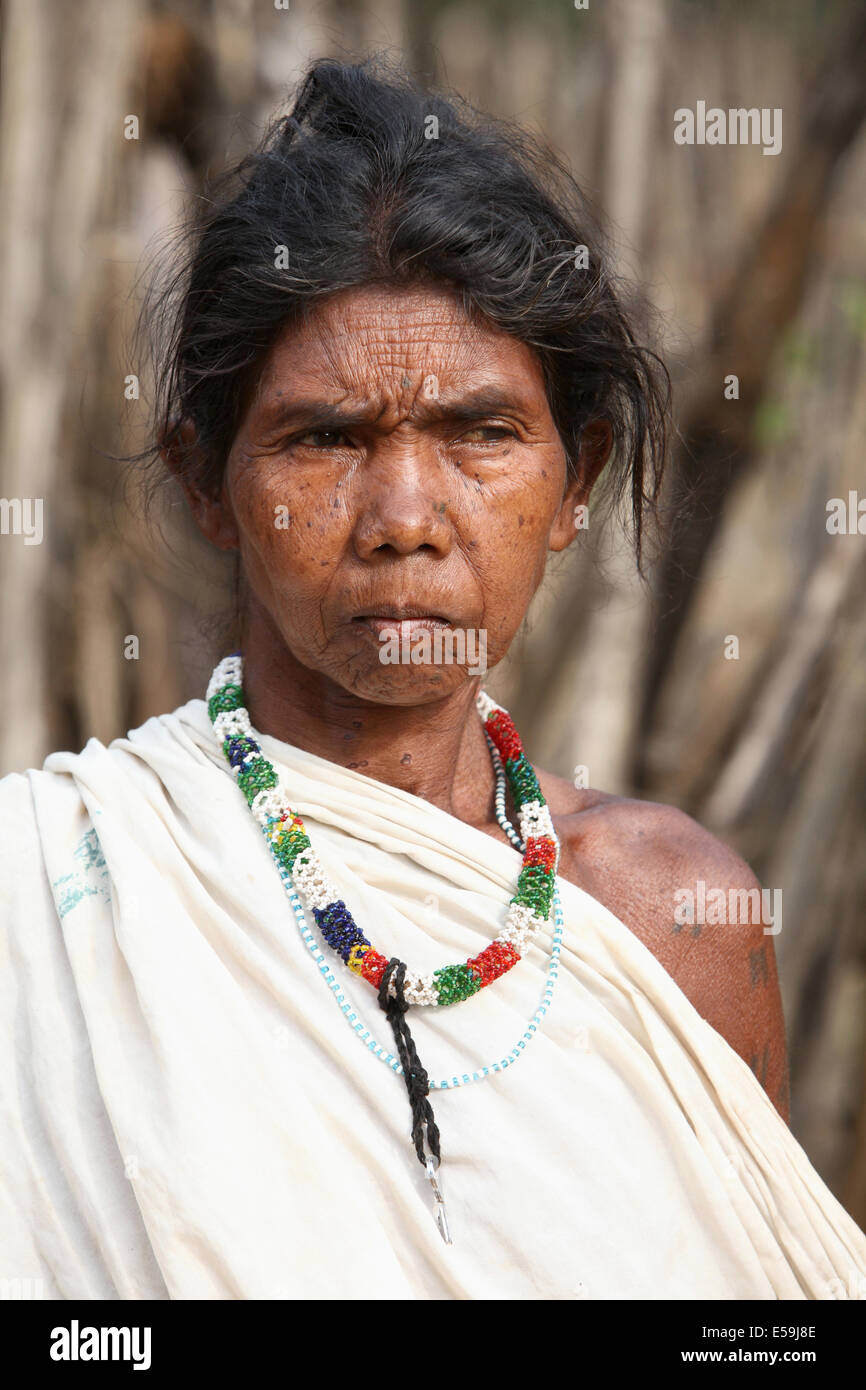 Portrait of tribal woman hi-res stock photography and images - Alamy