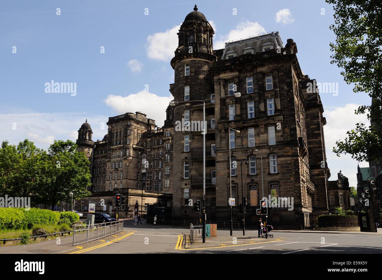 The Glasgow Royal infirmary medical block at the end of Cathedral Street, Scotland, UK, dating from 1914. Stock Photo