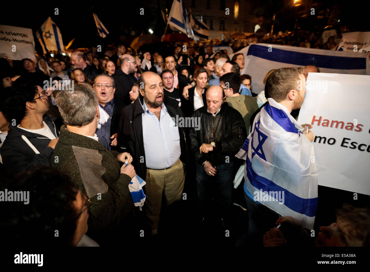 Sao Paulo, Brazil. 2th July, 2014. The Pro-Israel Jews hold a demonstration calling for peace in Israel and in favor of the Israel's right to defend itself from Hamas. The demontration was called by members of the Jewish community in Brazil that are Pro-Israel and it happens in a square called 'Fiftieth Anniversary of Israel' in the Pacaembu neighborhood, where many Jews live. The same square where the Pro-Palestinian held their demonstration last week. Credit:  Tiago Mazza Chiaravalloti/Pacific Press/Alamy Live News Stock Photo