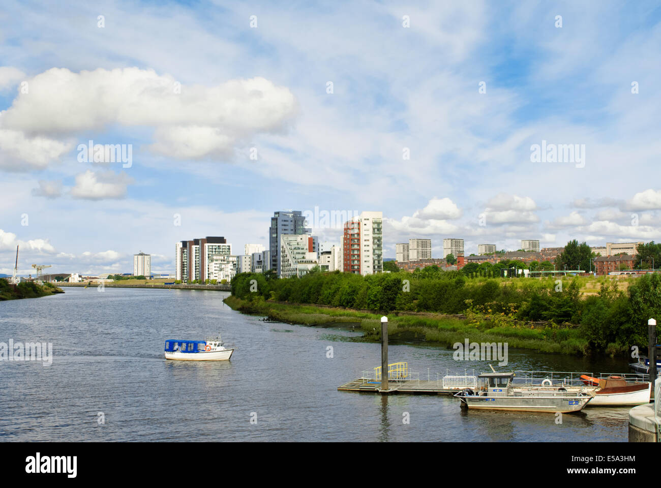 Passenger ferry sailing from Govan to the ferry terminal by the Riverside Museum in Glasgow Stock Photo