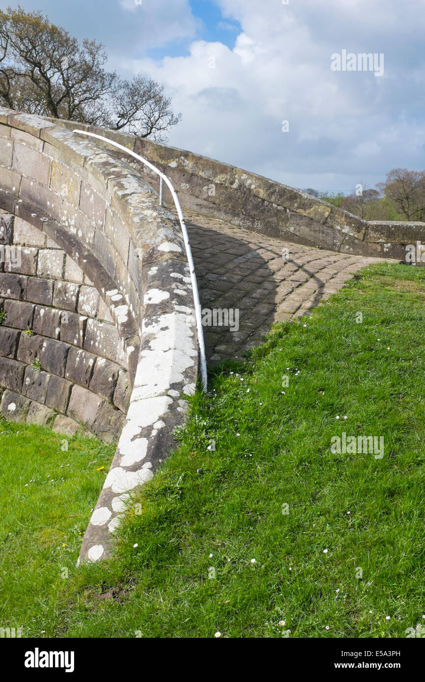 Turnover bridge on Glasson branch of Lancaster Canal Stock Photo