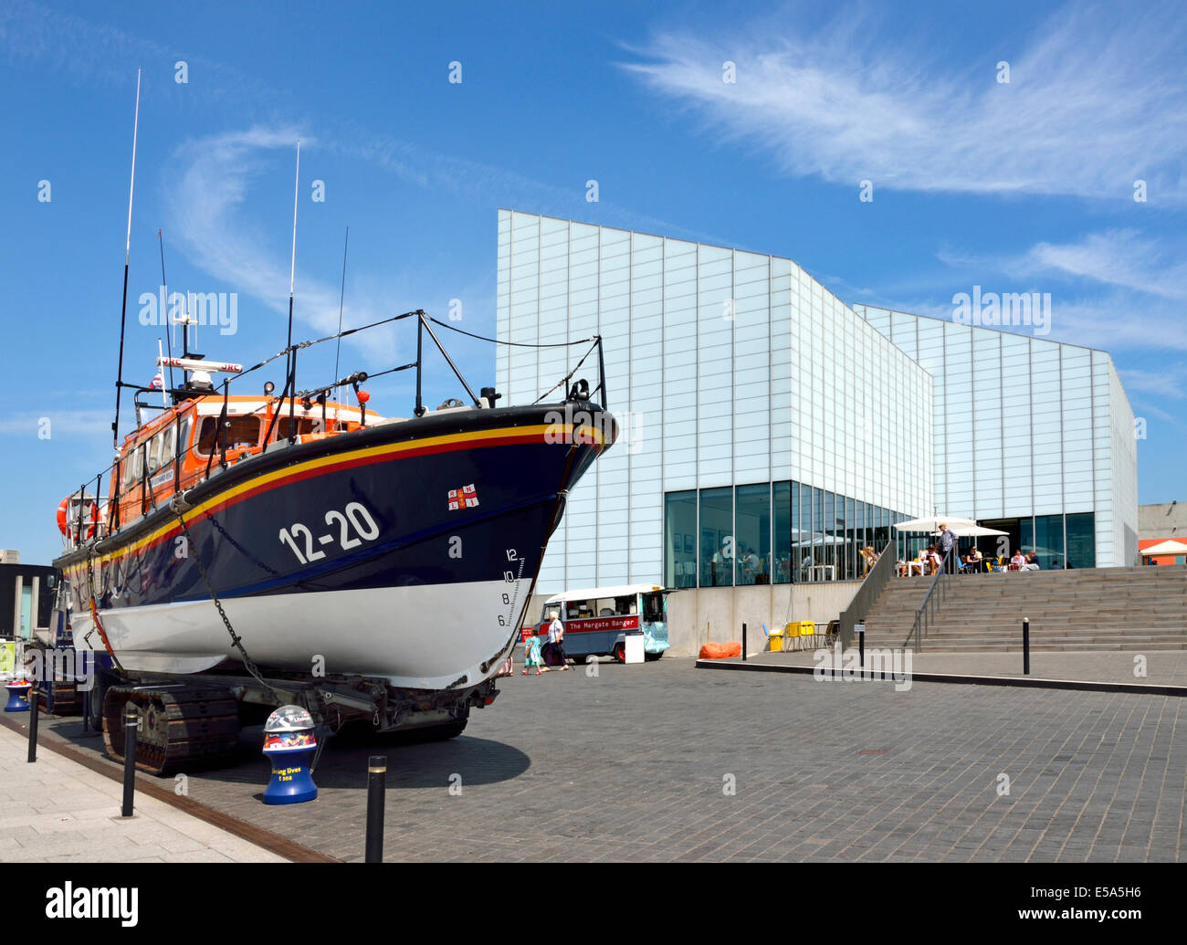 Margate, Kent, England, UK. Turner Contemporary art gallery (2011) and the Margate Lifeboat Stock Photo