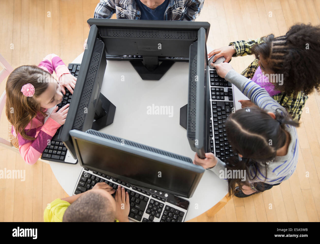 Classroom of computers hi-res stock photography and images - Alamy
