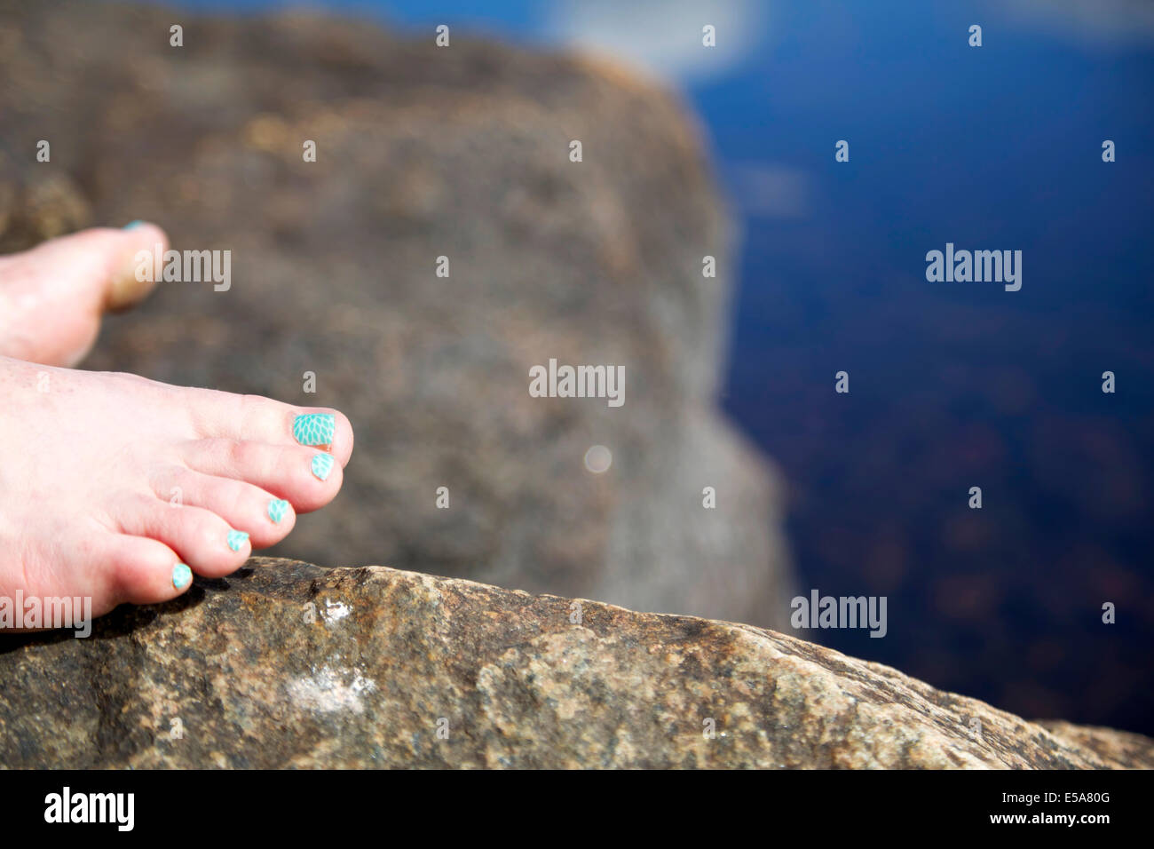 Lakeside rocks hi-res stock photography and images - Alamy
