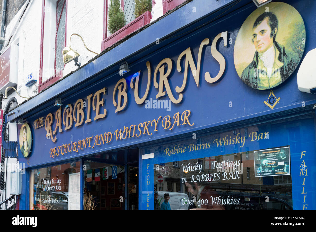Rabbie Burns Restaurant and Whisky Bar on the Royal Mile, Edinburgh Old Town Stock Photo Alamy