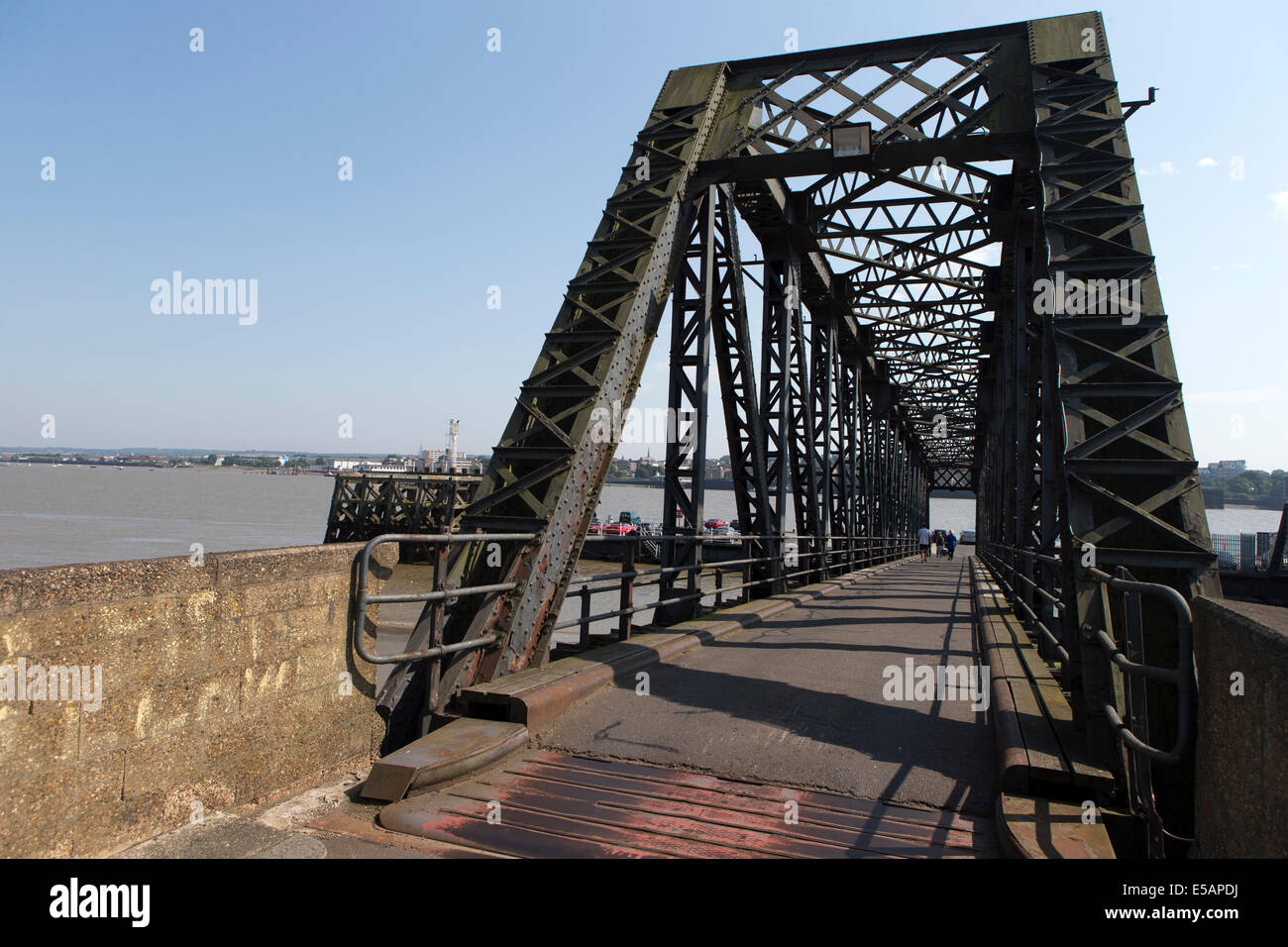 Tilbury Landing Stage Access Bridge. A Multiple Kingpost Truss Bridge
