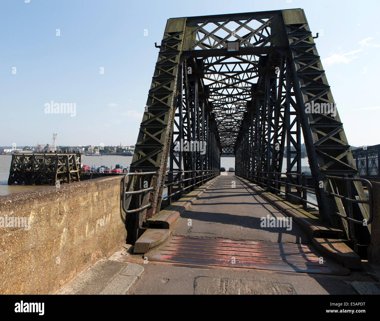 Tilbury Landing Stage Access Bridge. A Multiple Kingpost Truss Bridge