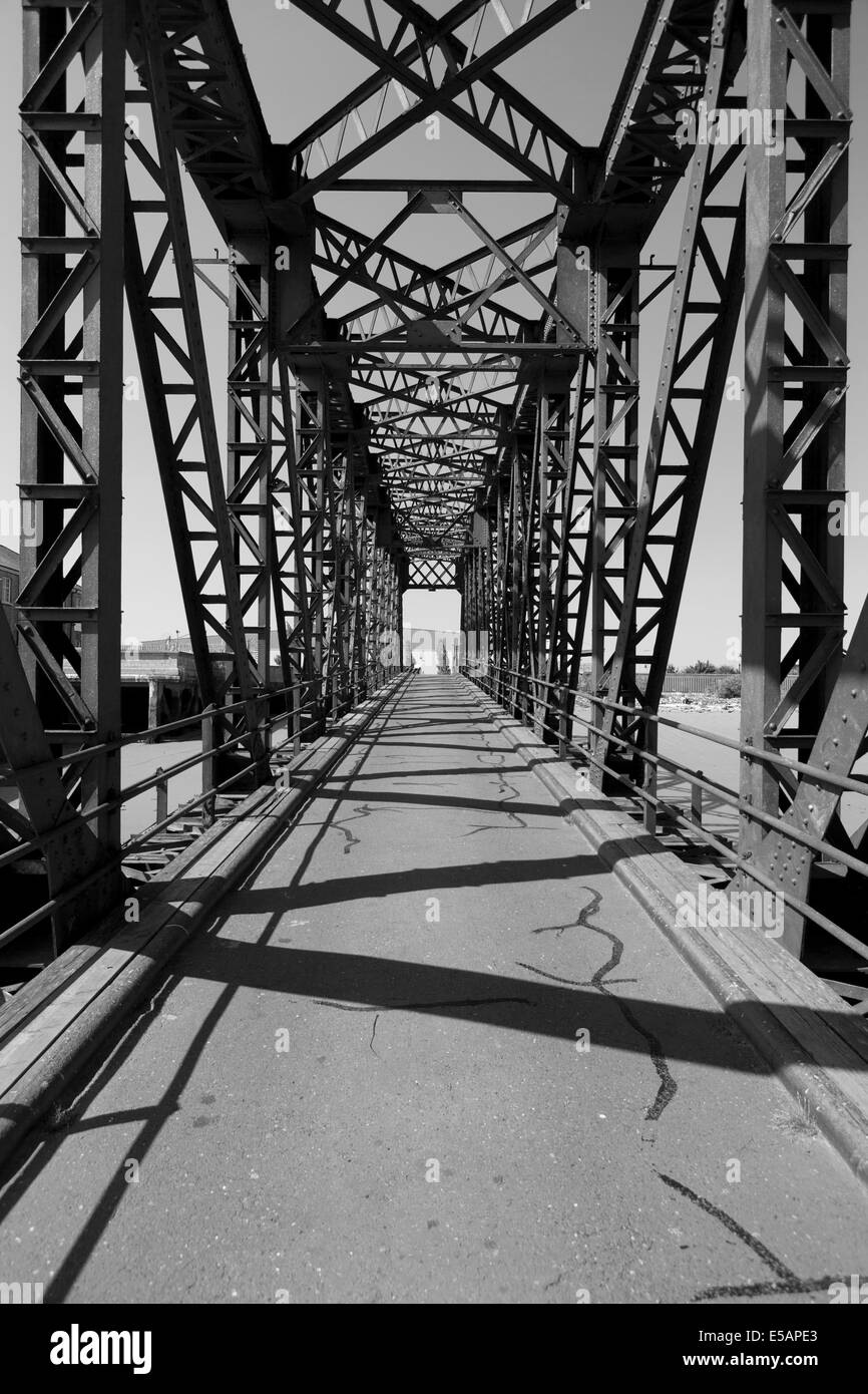Gravesend tilbury ferry Black and White Stock Photos & Images Alamy