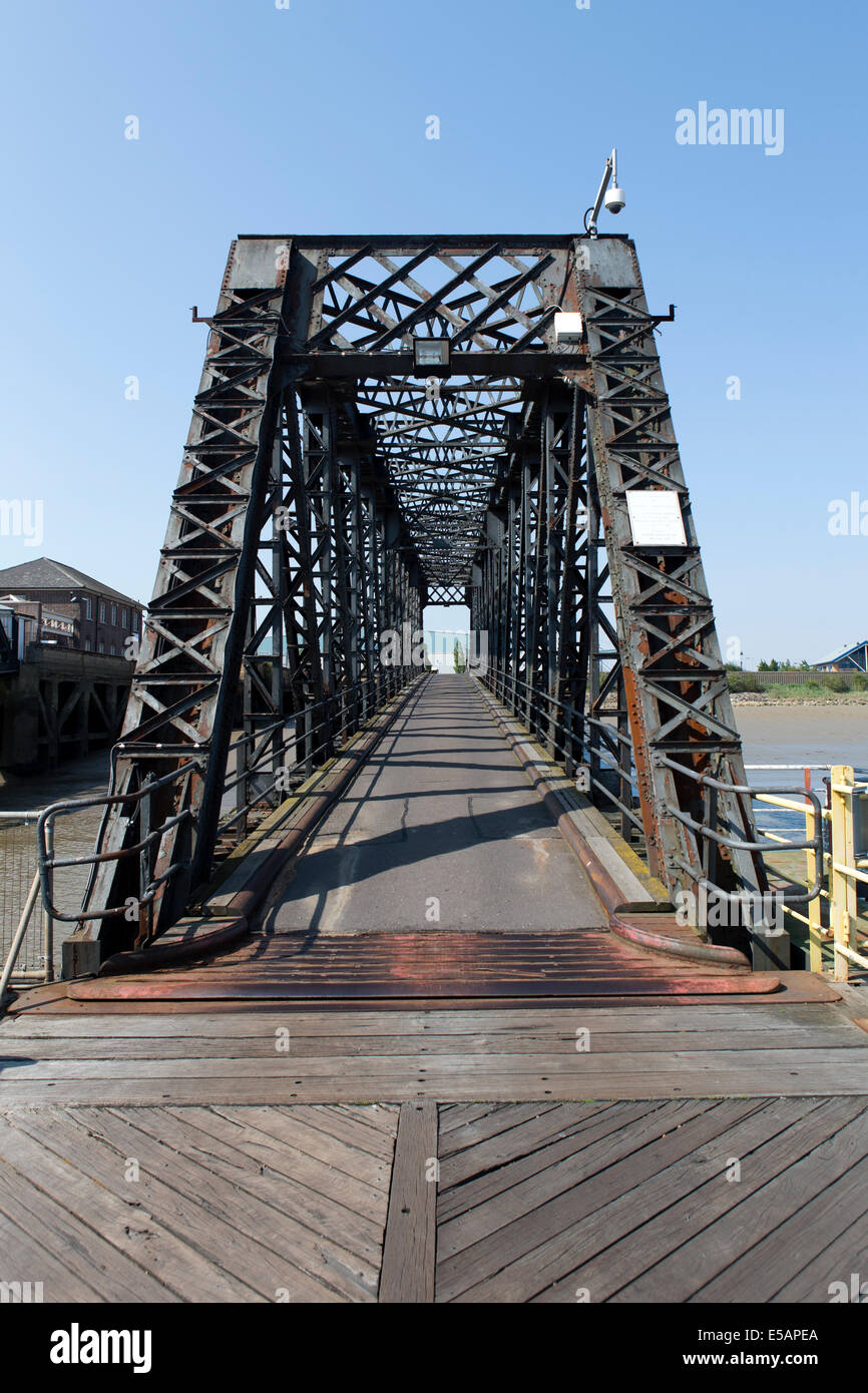 Tilbury Landing Stage Access Bridge. A Multiple Kingpost Truss Bridge