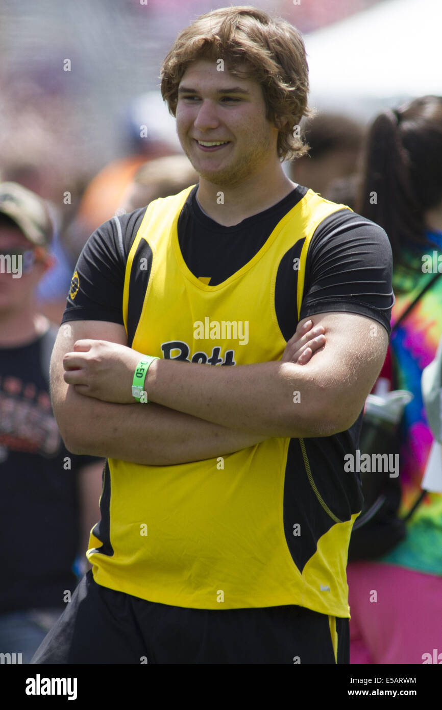 Des Moines, Iowa, USA. 23rd May, 2014. Bettendorf's Wade Webster is all smiles after finishing 3rd in the 4A Boys Shot Put at the Iowa State Track Championships at Drake University in Des Moines, IA., Friday, May, 23rd, 2014. © Louis Brems/Quad-City Times/ZUMA Wire/Alamy Live News Stock Photo