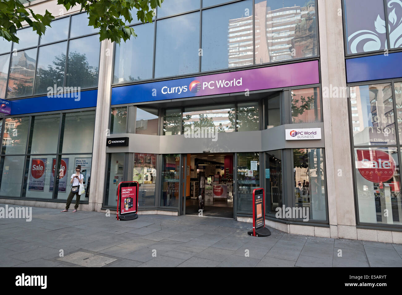 currys pc world Nottingham know how technology computer store Stock Photo