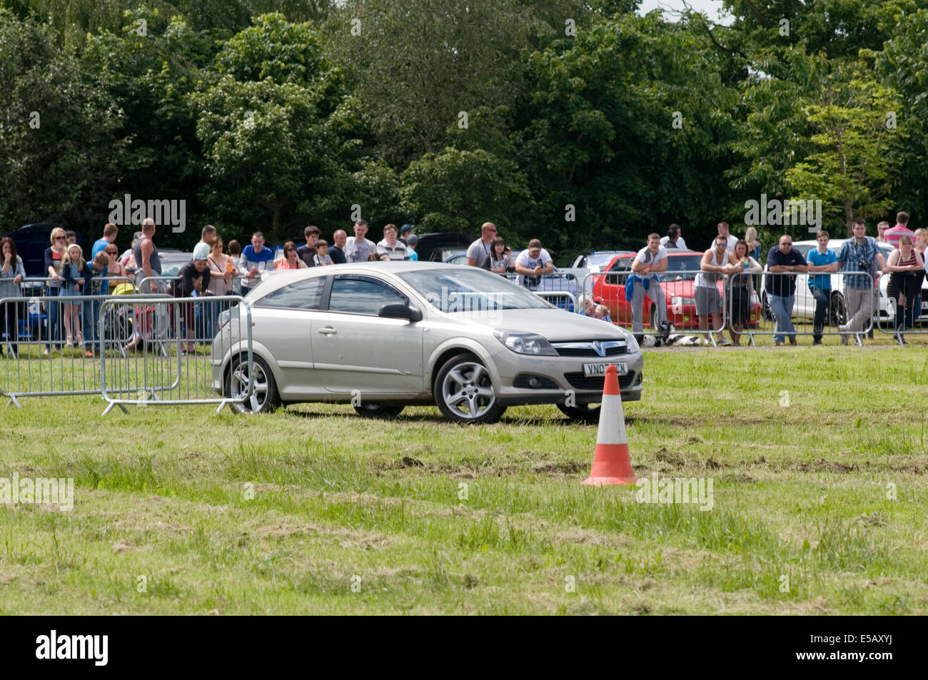 autotest auto testing test autotesting vauxhall astra gate box competition car cars Stock Photo