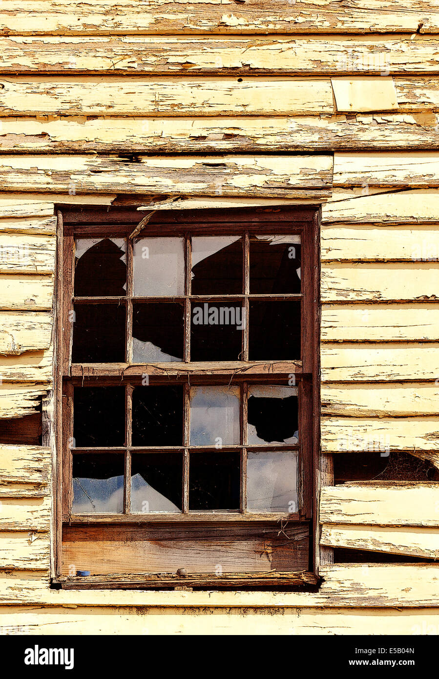 Cottage style log home facade hi-res stock photography and images - Alamy