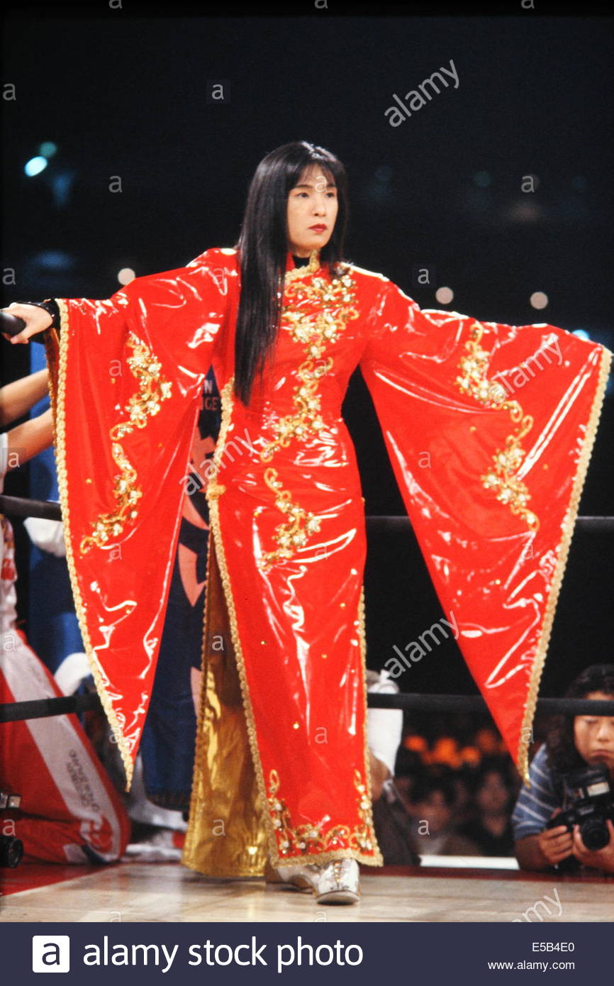 manami-toyota-november-20-1994-pro-wrestling-all-japan-womens-pro-E5B4E0.jpg