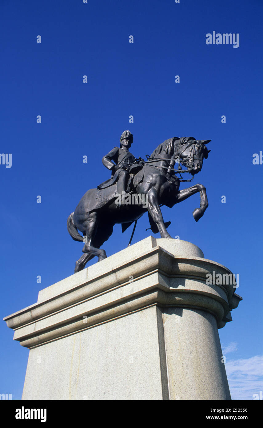 Australia, Victoria, Melbourne, Statue of Lord Hopetoun, the Marquess of Linlithgow in the Royal Botanical Gardens. Stock Photo