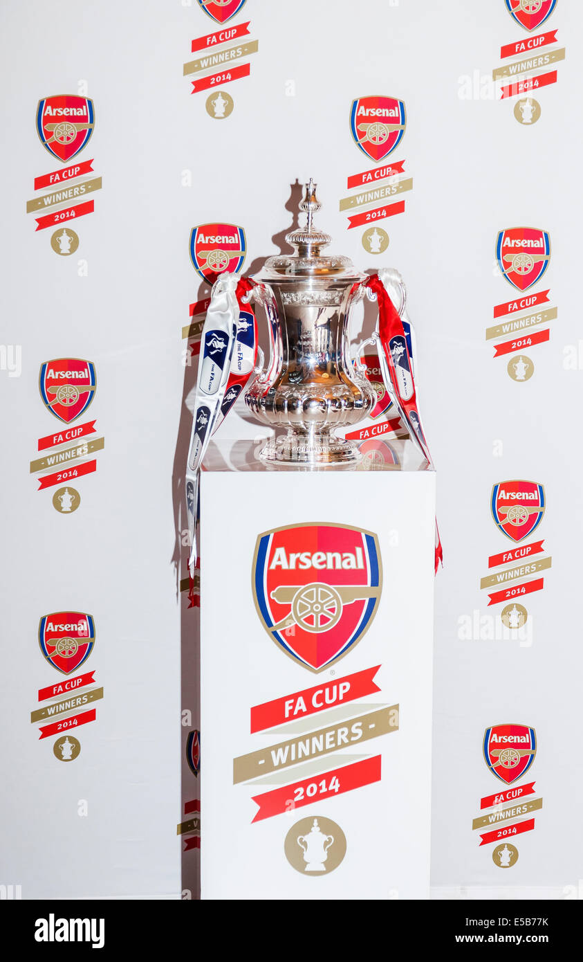 Arsenal 2014 winners hi-res stock photography and images - Alamy