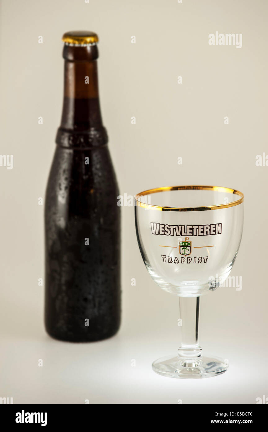 Close up empty beer glass beer bottle hires stock photography and