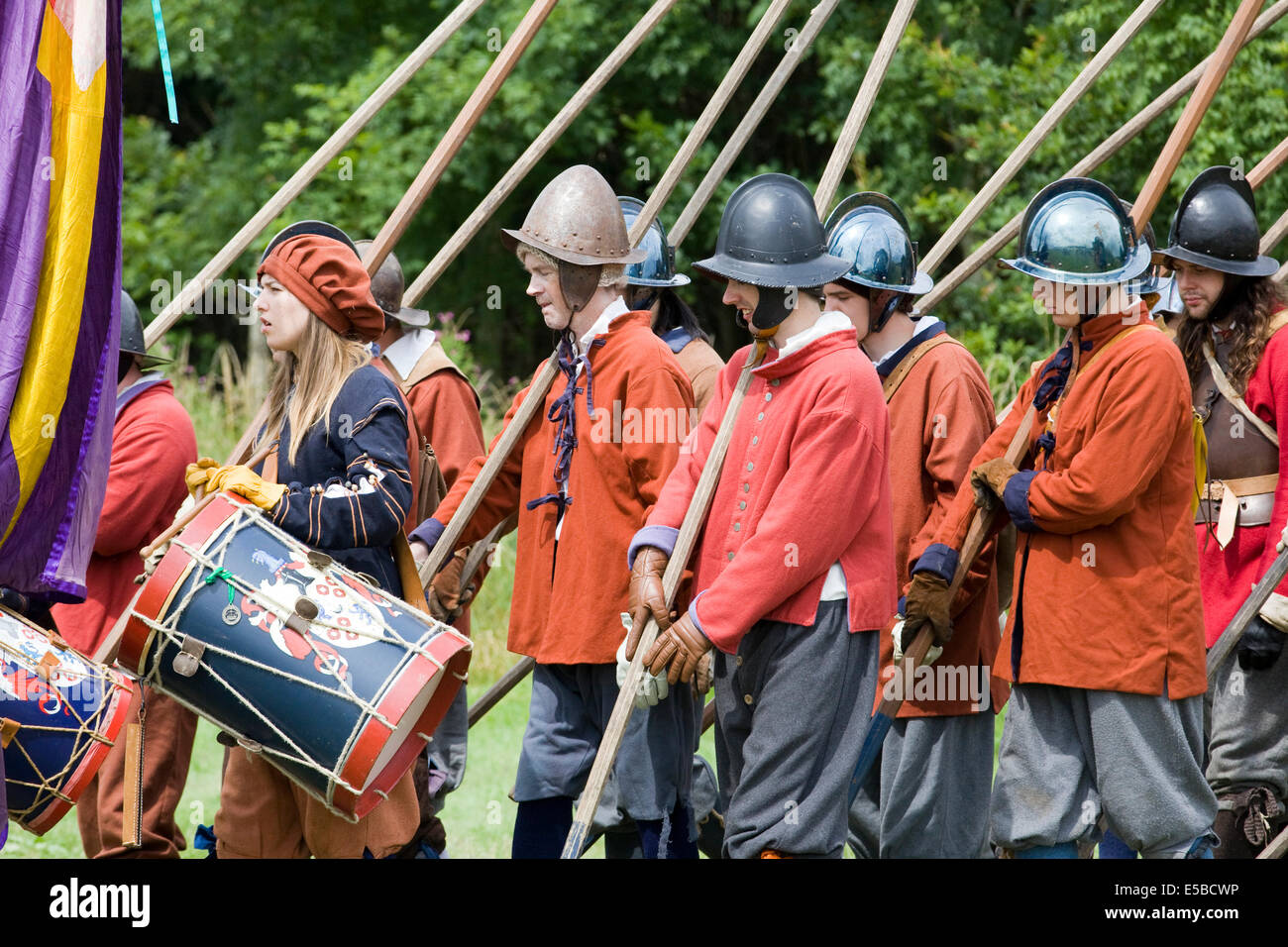 17th century re enactment of the English civil war between the Roundheads and Cavaliers Stock Photo