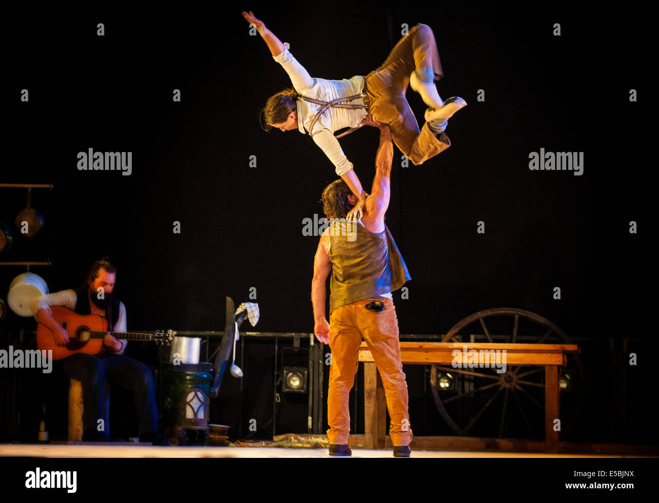 Piedmont, Province Of Turin, Italy. 25th July, 2014. Grugliasco Le Serre Performance 'Timber' By Canadian Company Cirque Alfonse Credit:  Realy Easy Star/Alamy Live News Stock Photo