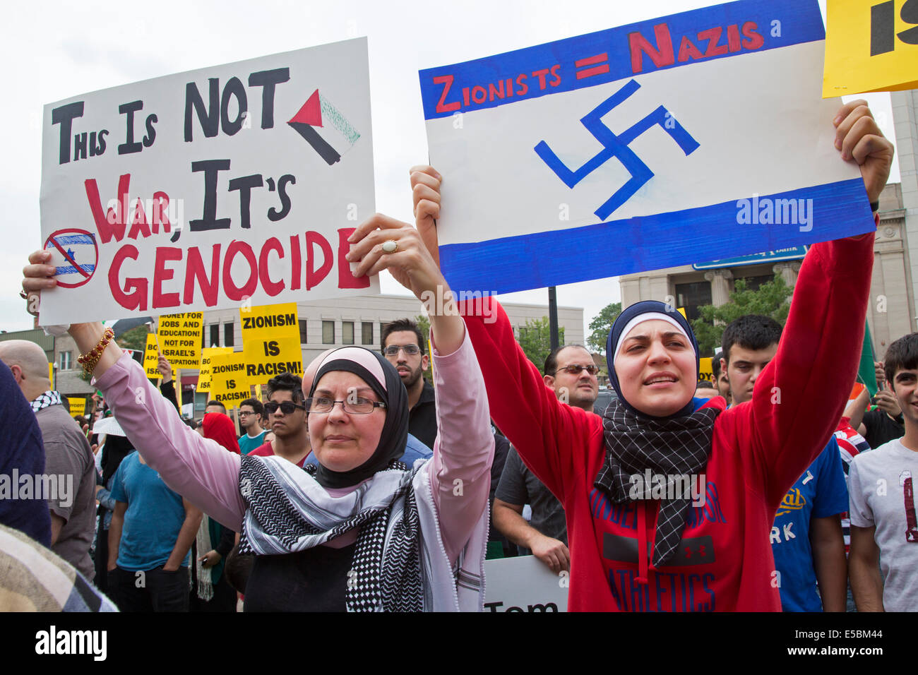 Dearborn, Michigan, USA. Arab-Americans rally at Dearborn city hall to protest Israel's military action in Gaza. More than 1,000 Palestinians have been killed, most of them civilians. Credit:  Jim West/Alamy Live News Stock Photo