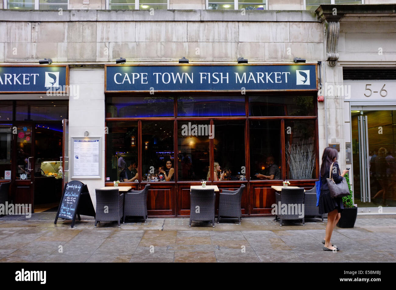 Fish market restaurant hires stock photography and images Alamy