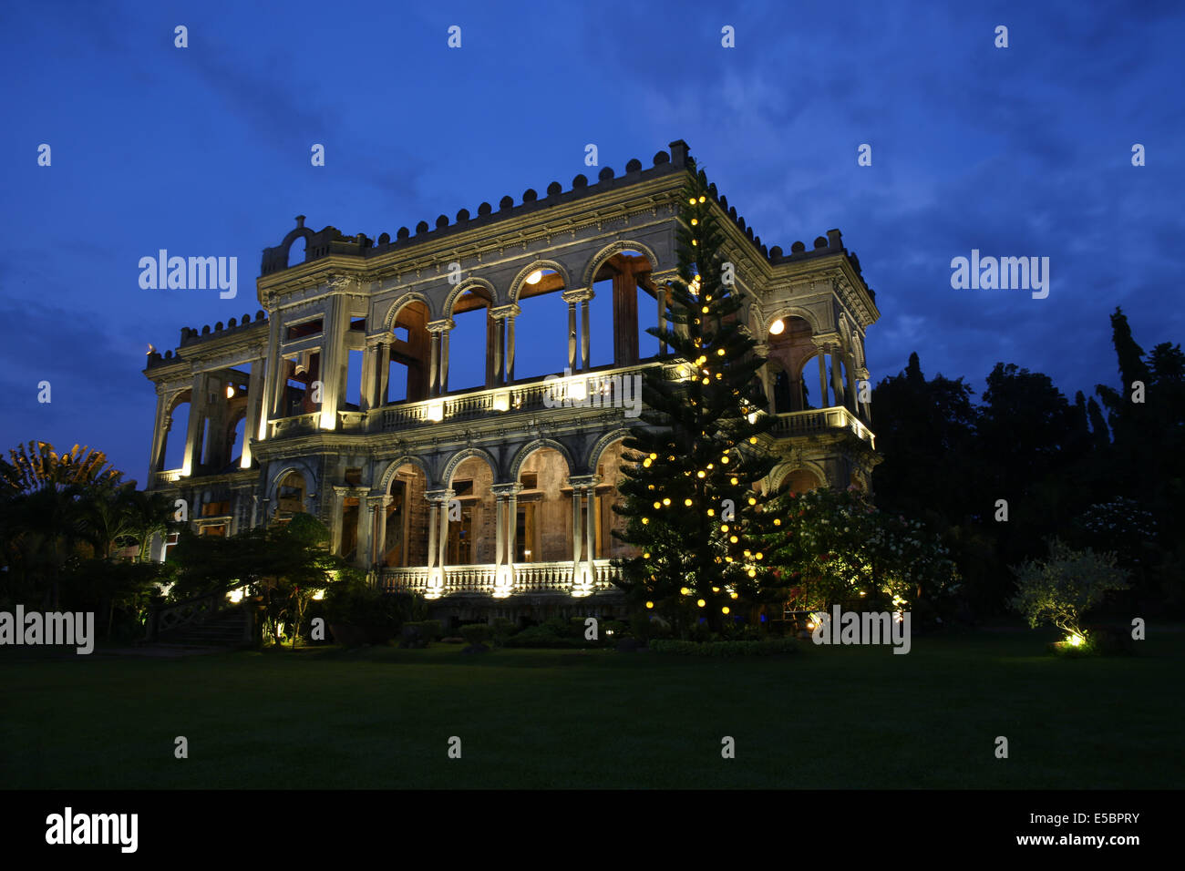 night-shot-of-the-famous-bacolod-ruins-in-bacolod-city-philippines