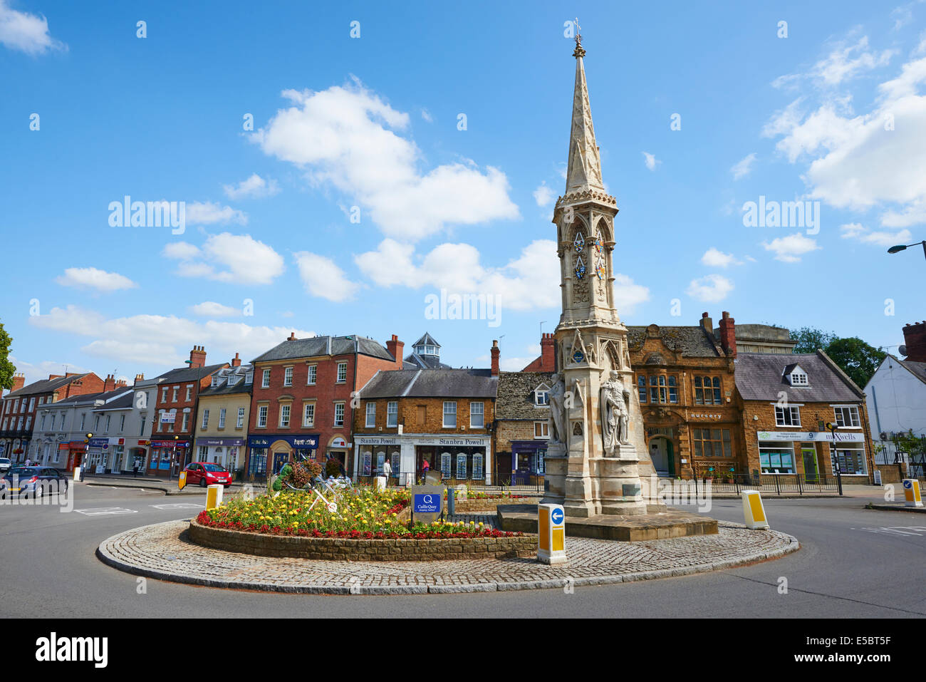 Banbury Cross High Street Banbury Oxfordshire UK Stock Photo Alamy