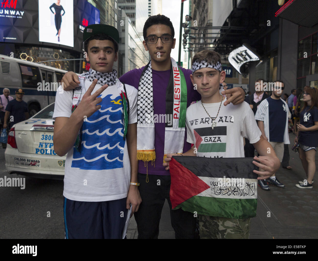 USA: NYC, NY. Pro-Palestinian demonstration at Times Square protesting