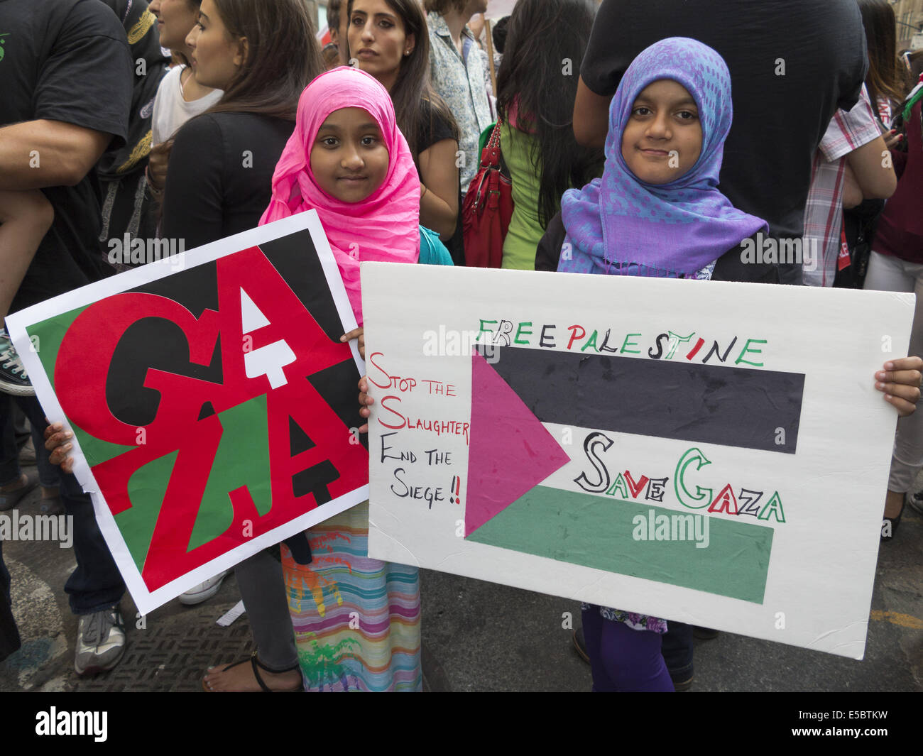 USA: NYC, NY. Pro-Palestinian demonstration at Times Square protesting