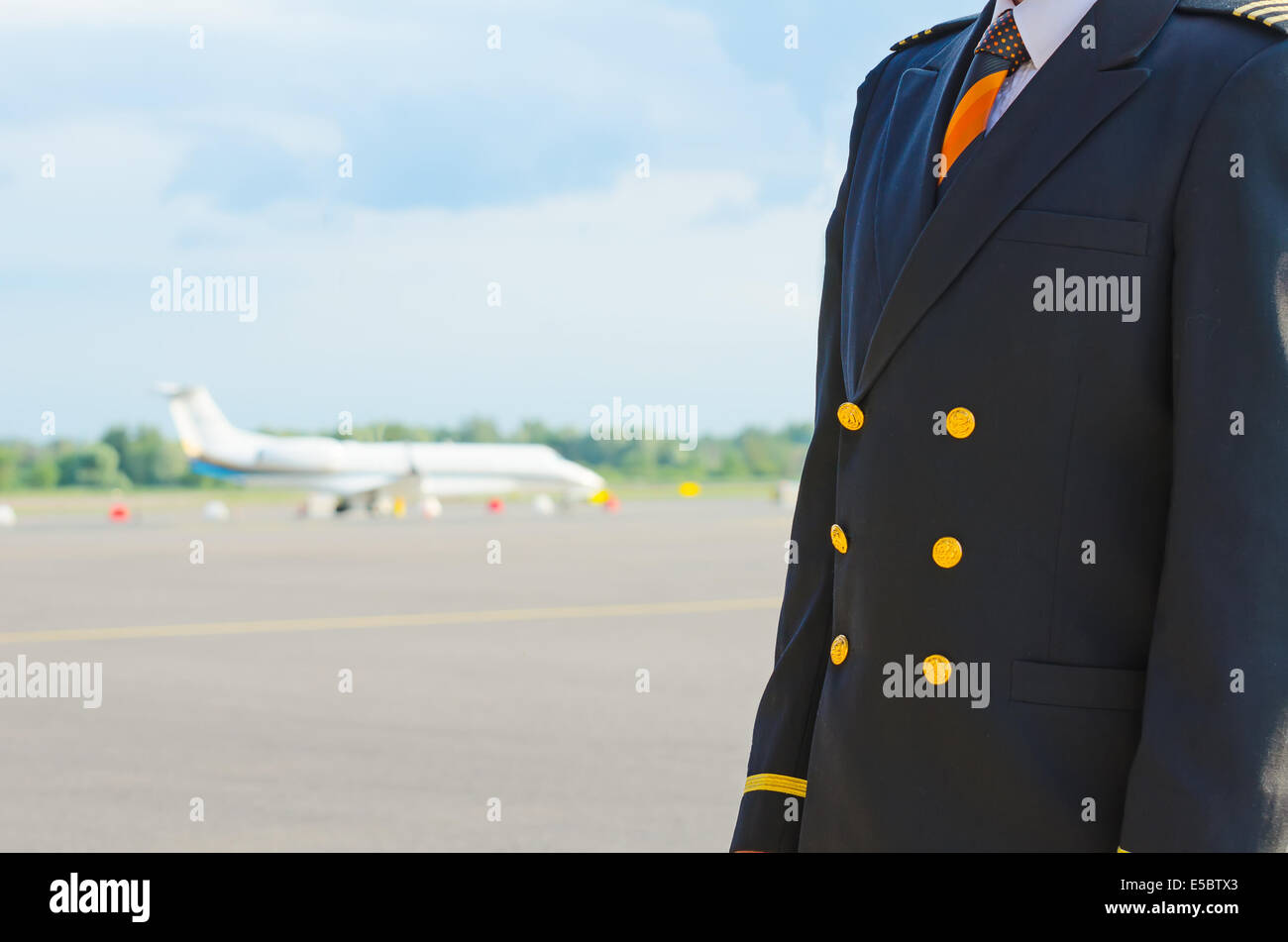 Airline pilot uniform hi-res stock photography and images - Page 19 - Alamy