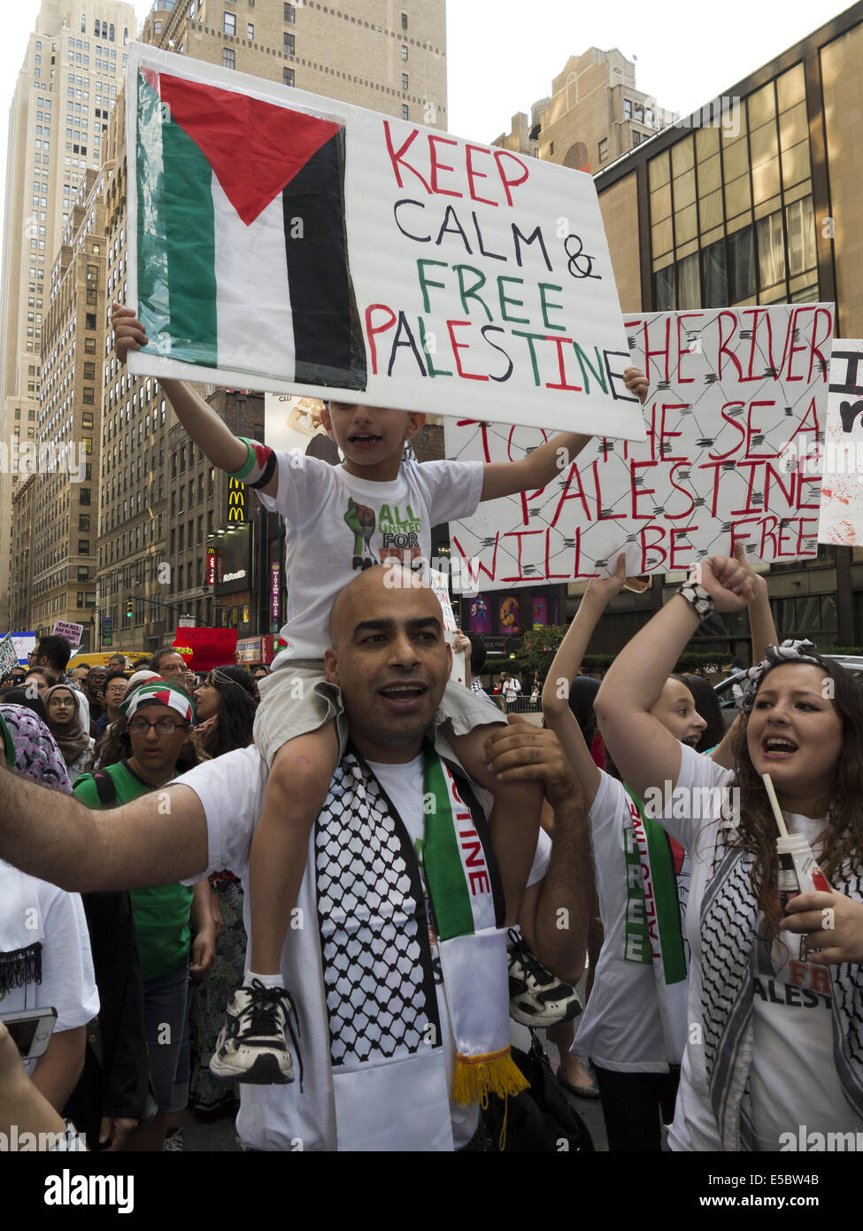 USA: NYC, NY. Pro-Palestinian demonstration at Times Square protesting