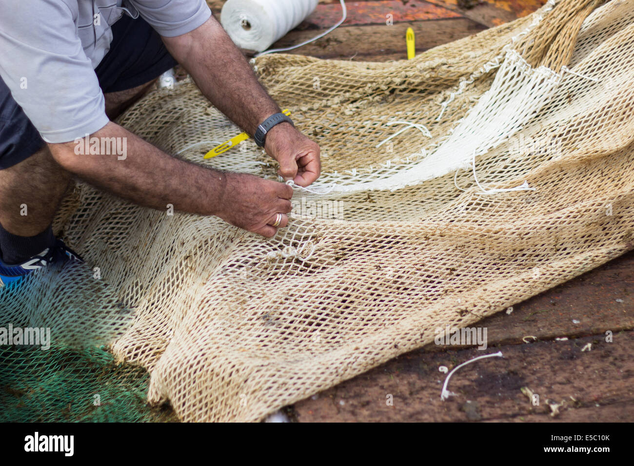 Fishing net weaving hires stock photography and images Alamy