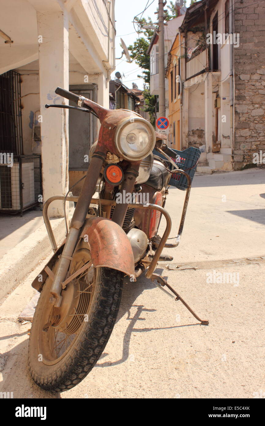 Old rusty motorbike hi res stock photography and images Page 4 Alamy