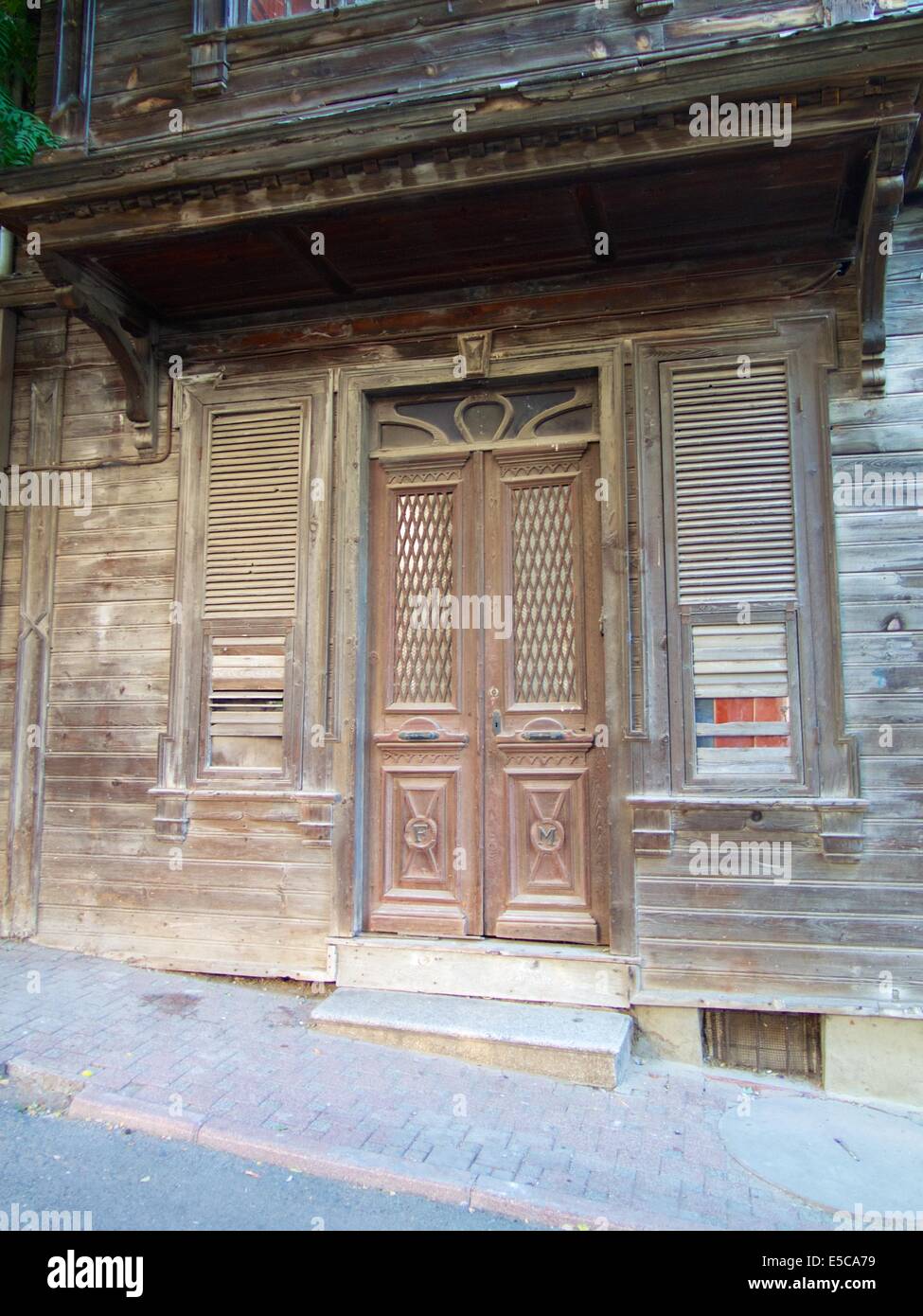 Istanbul wooden house hi-res stock photography and images - Alamy