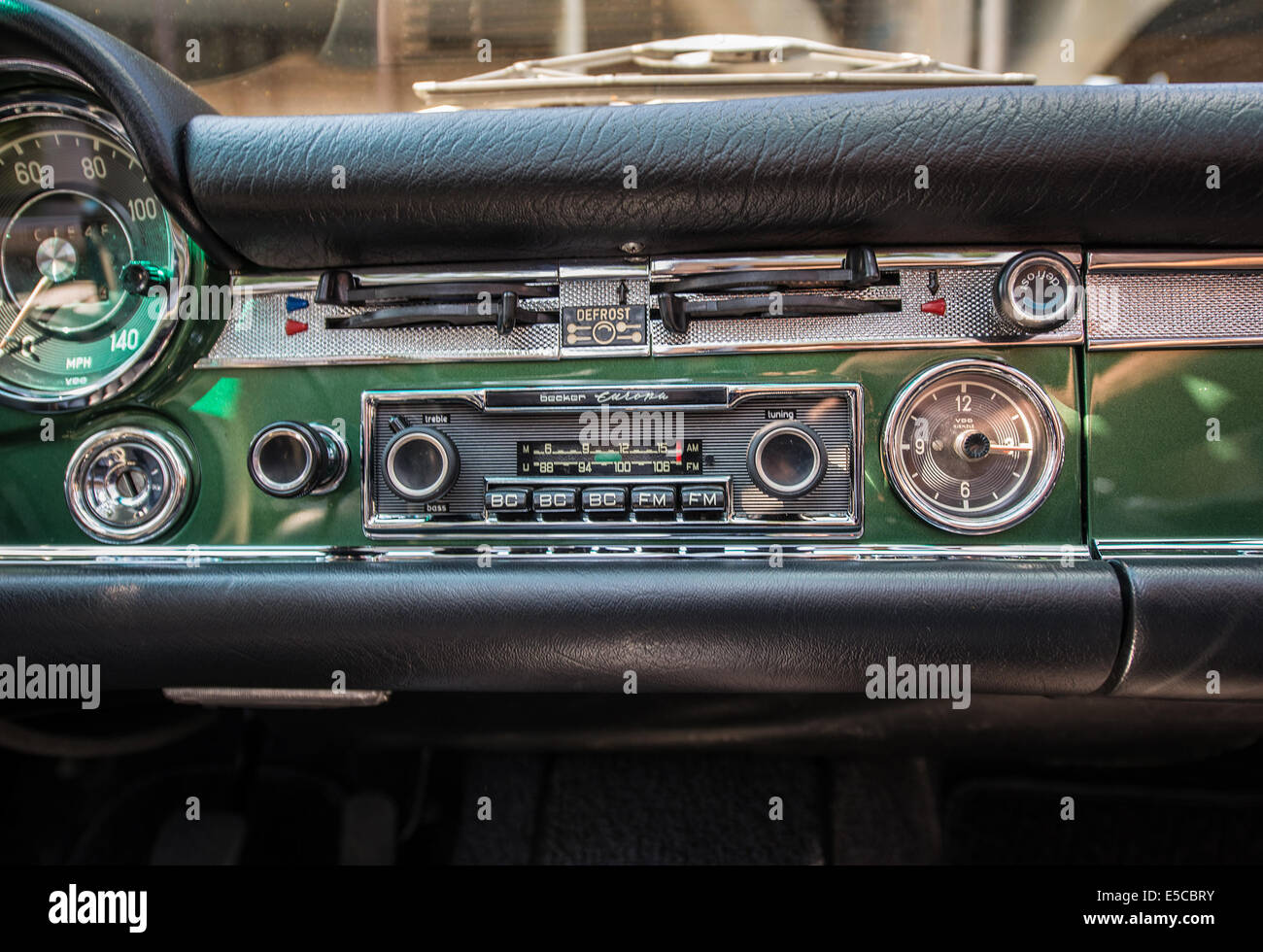 ten vintage car radio