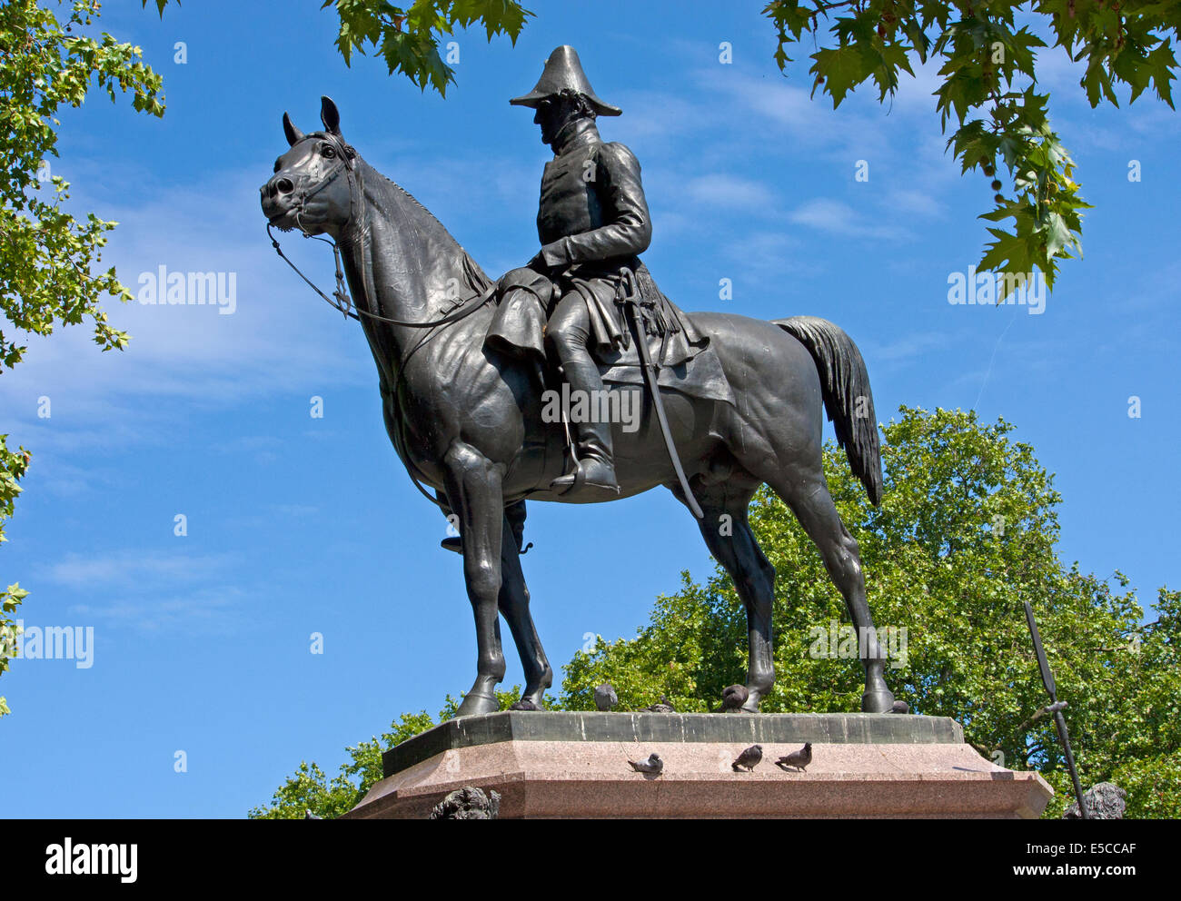 Statue of Arthur Wellesley, 1st Duke of Wellington by J E Boehm, which stands in the corner of Hyde Park opposite his house. Stock Photo