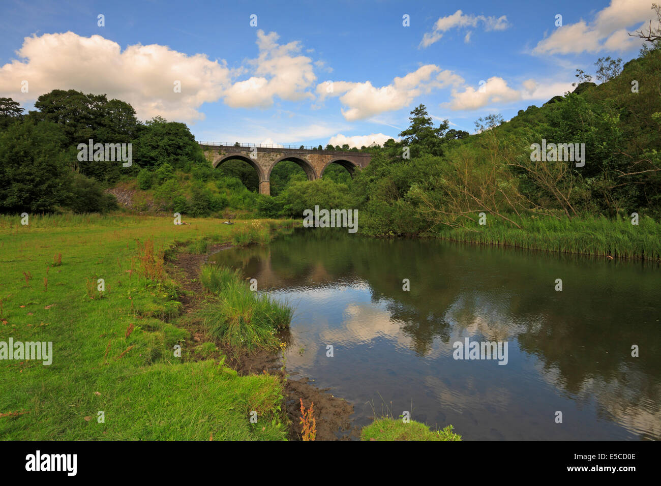 Headstone Viaduct and River Wye, Monsal Trail, Derbyshire, Peak District National Park, England, UK. Stock Photo