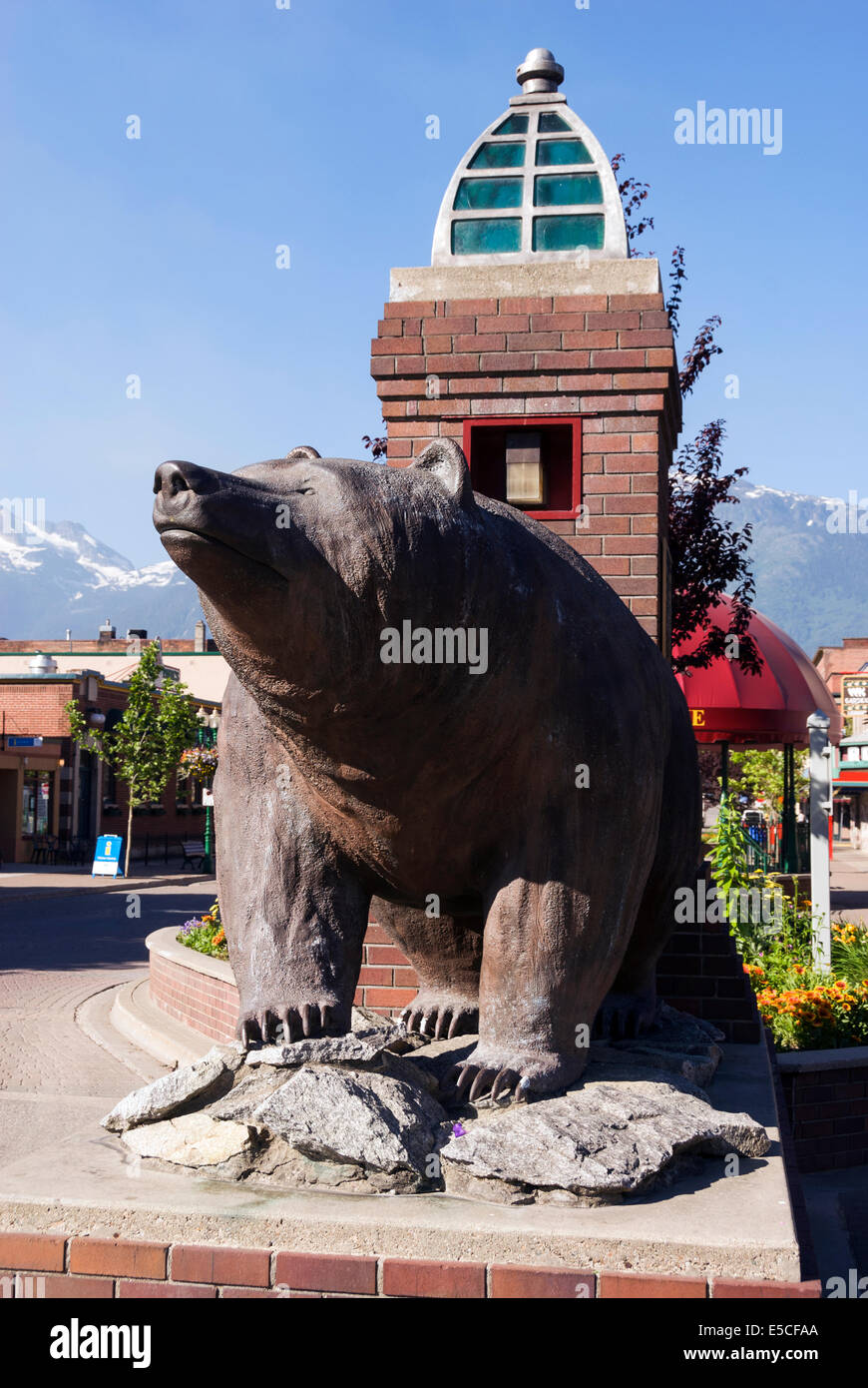 Bear Statue High Resolution Stock Photography and Images Alamy