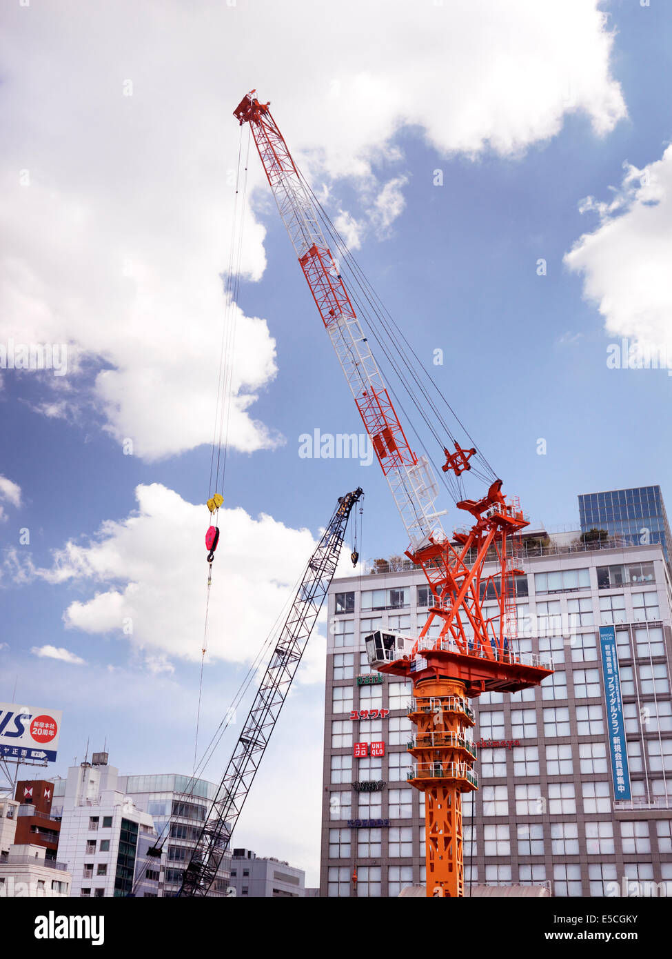 Construction cranes in Shinjuku, Tokyo, Japan 2014 Stock Photo Alamy