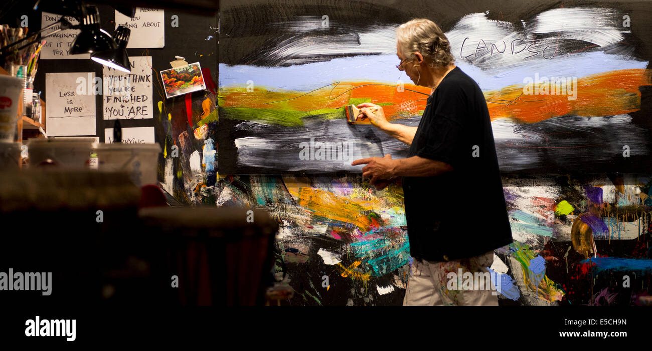 Jonas Gerard in studio doing a painting demonstration, Asheville North Carolina Stock Photo