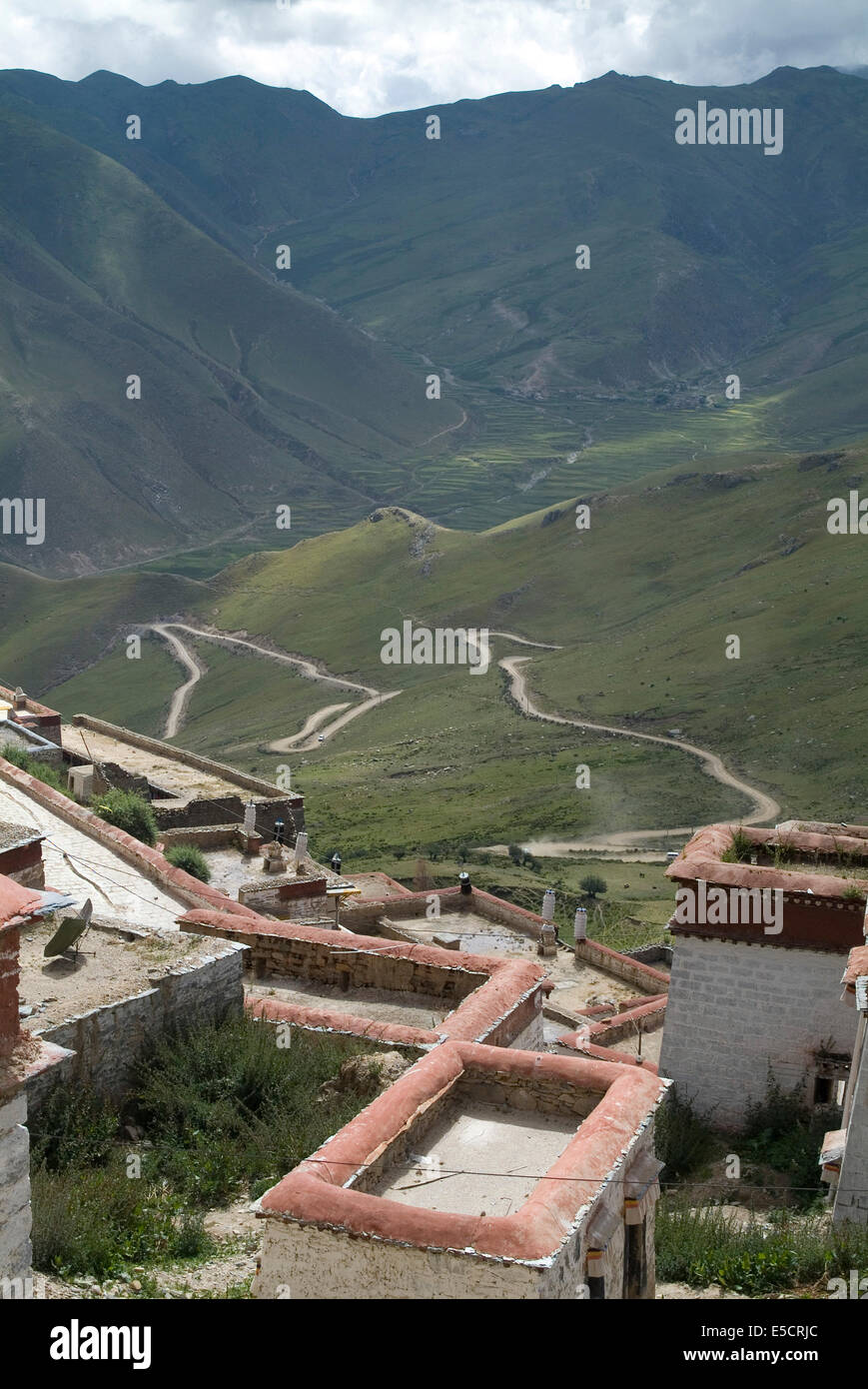 Road up to Ganden, main as well as the first Gelugpa monastery, elevation 4500 metres, Tibet, China Stock Photo