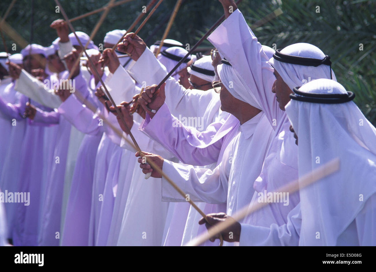 Arab Men Dancing High Resolution Stock Photography And Images Alamy