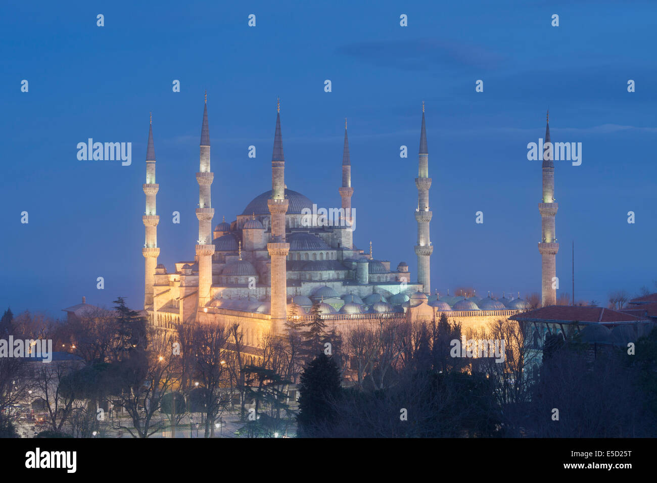 The Blue Mosque at night, Sultanahmet, Istanbul, Turkey Stock Photo - Alamy