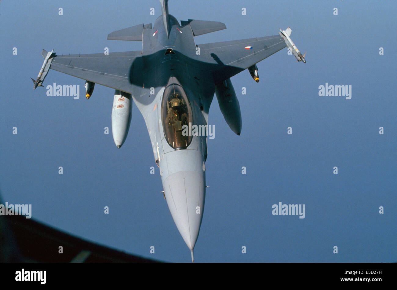air refueling of a Dutch F 16 fighter Stock Photo