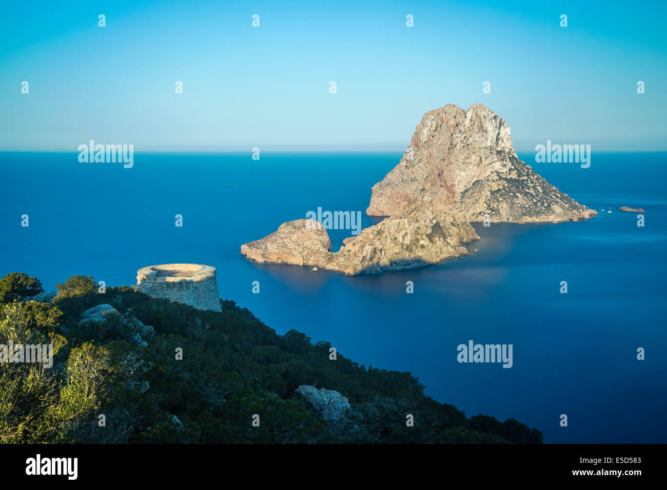 Torre des Savinar with the islands of Es Vedra and Es Vedranell, Ibiza Stock Photo