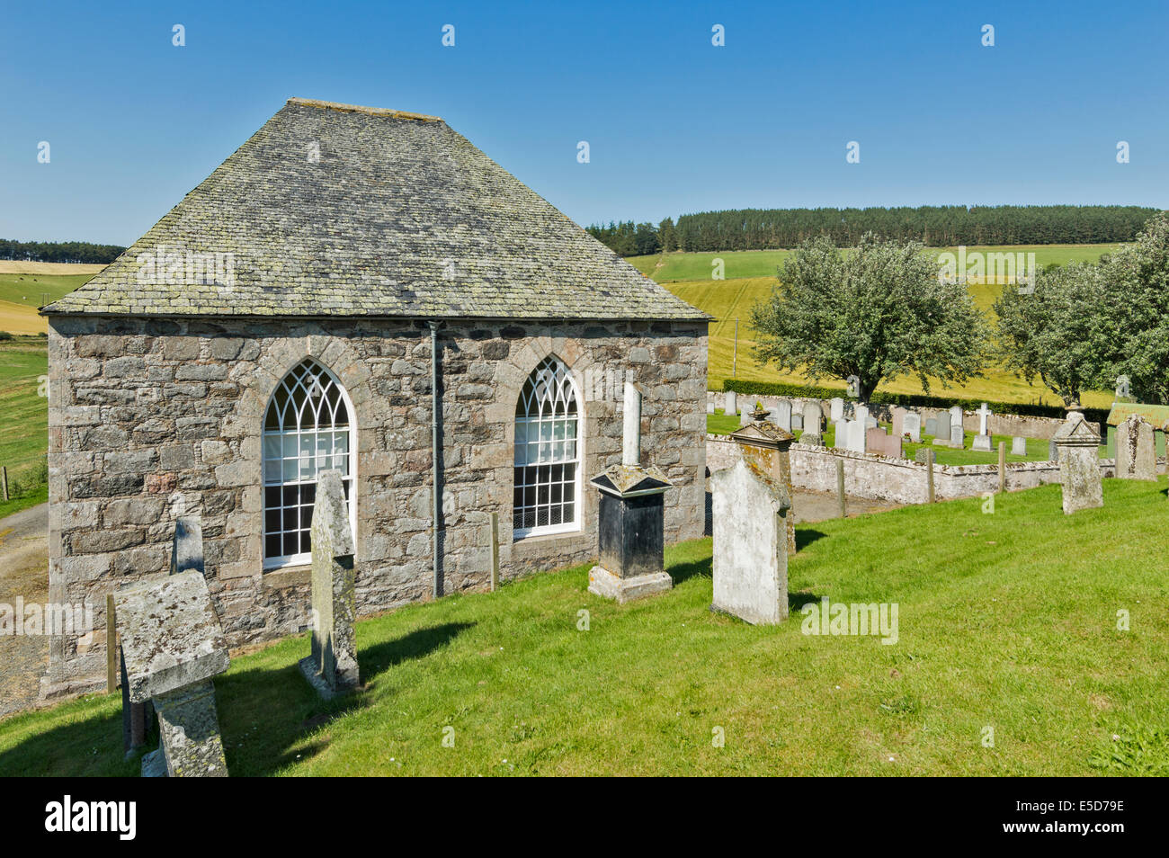 KILDRUMMY SCOTLAND THE NEW CHURCH WITH BELL TOWER WHICH DATES FROM 1805 Stock Photo