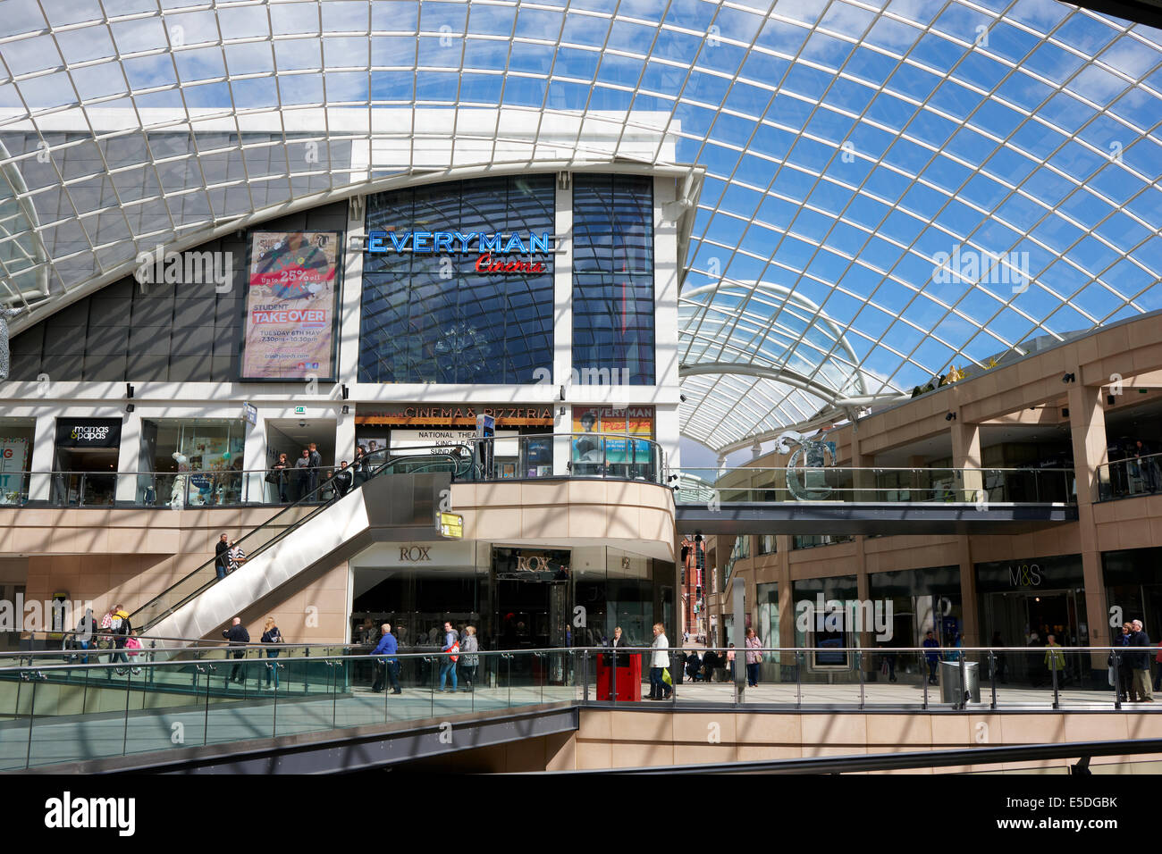 Shopping centre uk interior hires stock photography and images Alamy