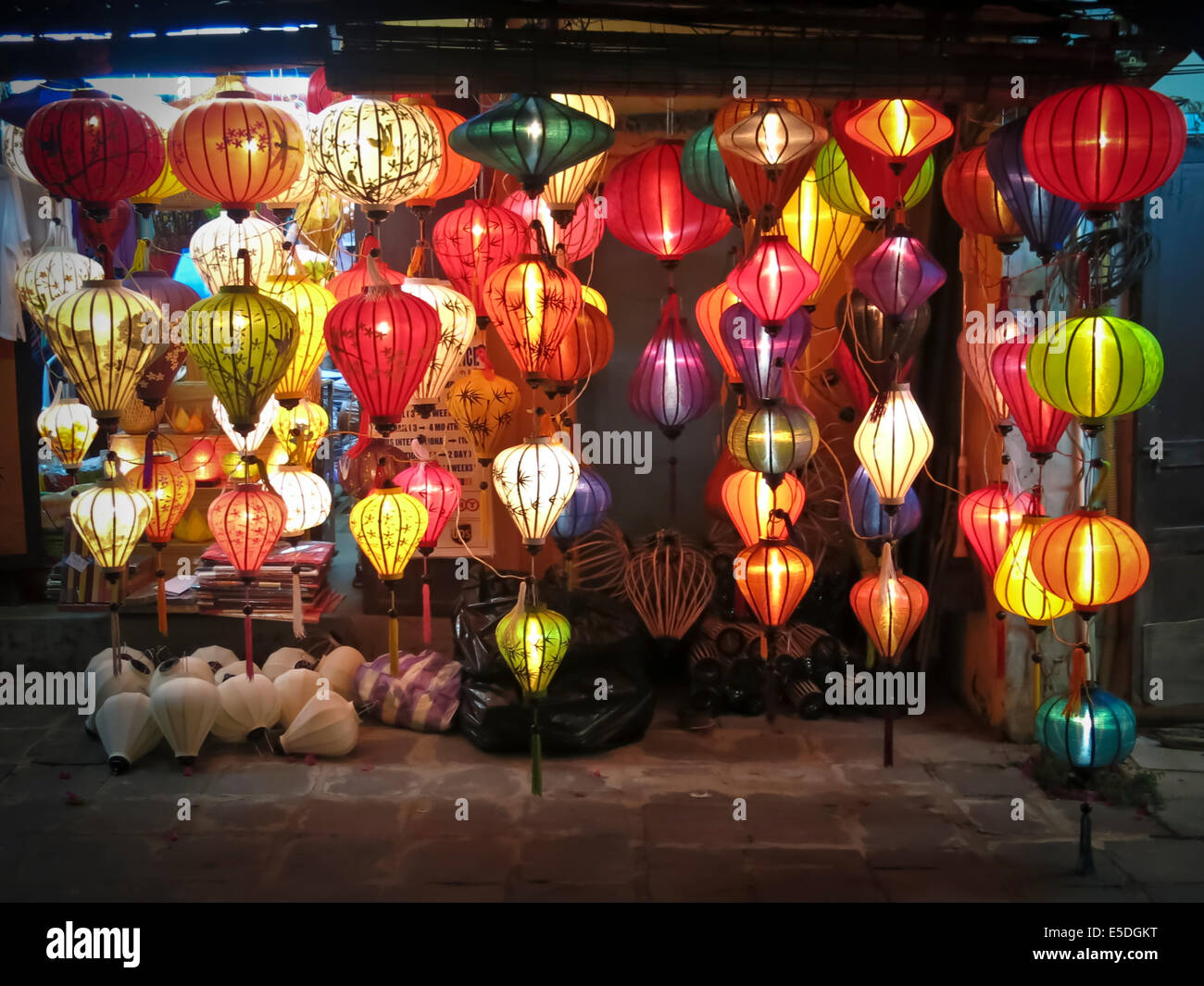 Colourful lamps hi-res stock photography and images - Alamy