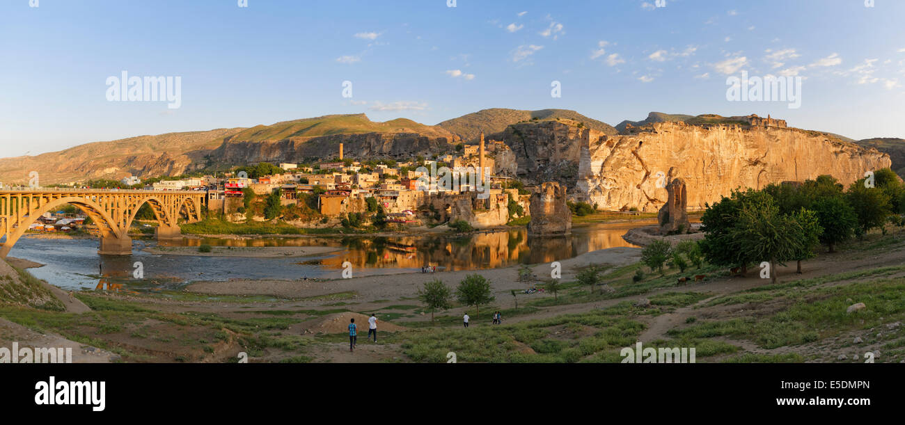 Anatolia Rivers Turkey, Anatolia, Hasankeyf, River Tigris and townscape Stock Photo - Alamy